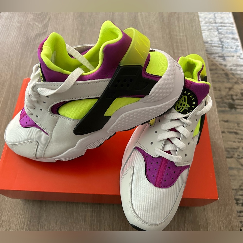 Nike Huarache. In box. Never worn